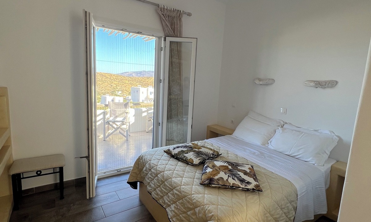 Ag. Georgios Hostel | Alexandras studios