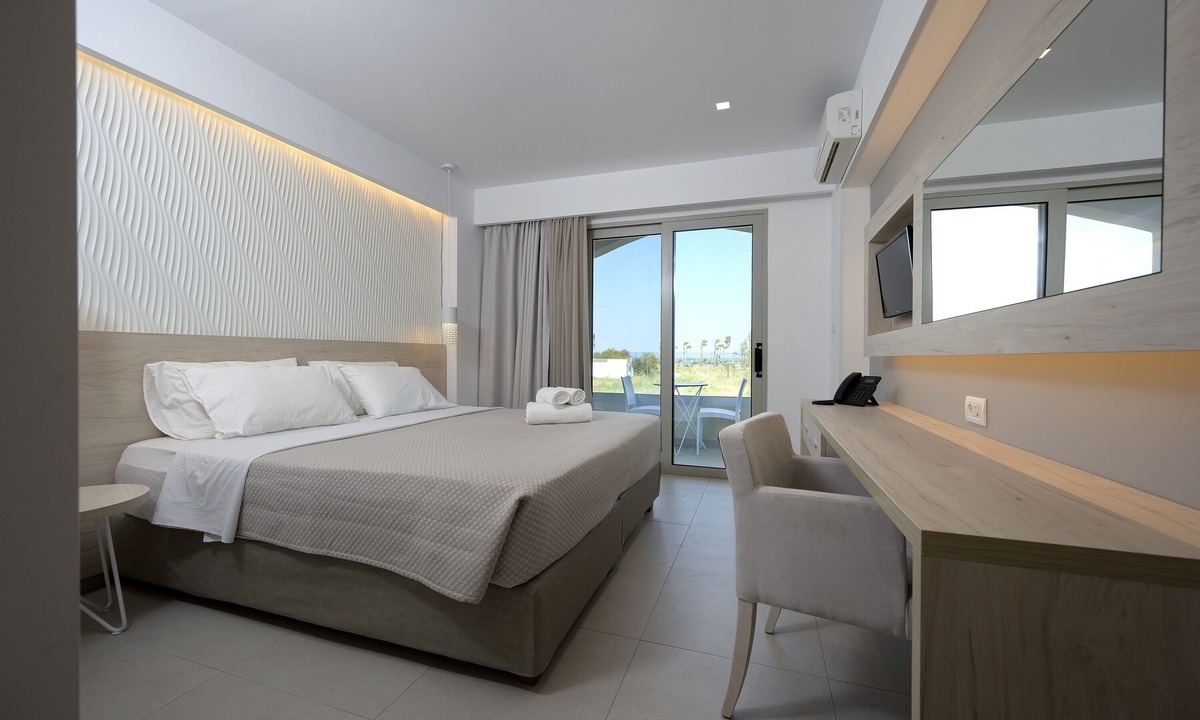 Tingaki Apartment | Mythos Suites Hotel