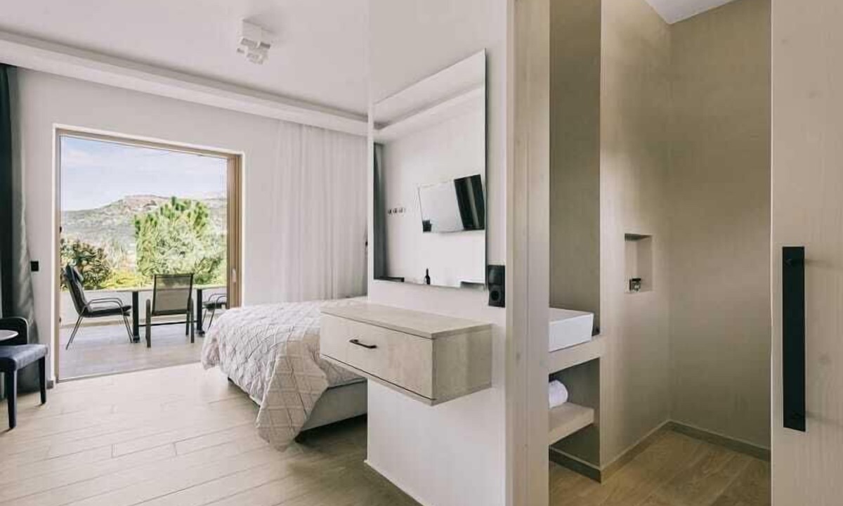 Stoupa Apartment | Lighthouse Apartments