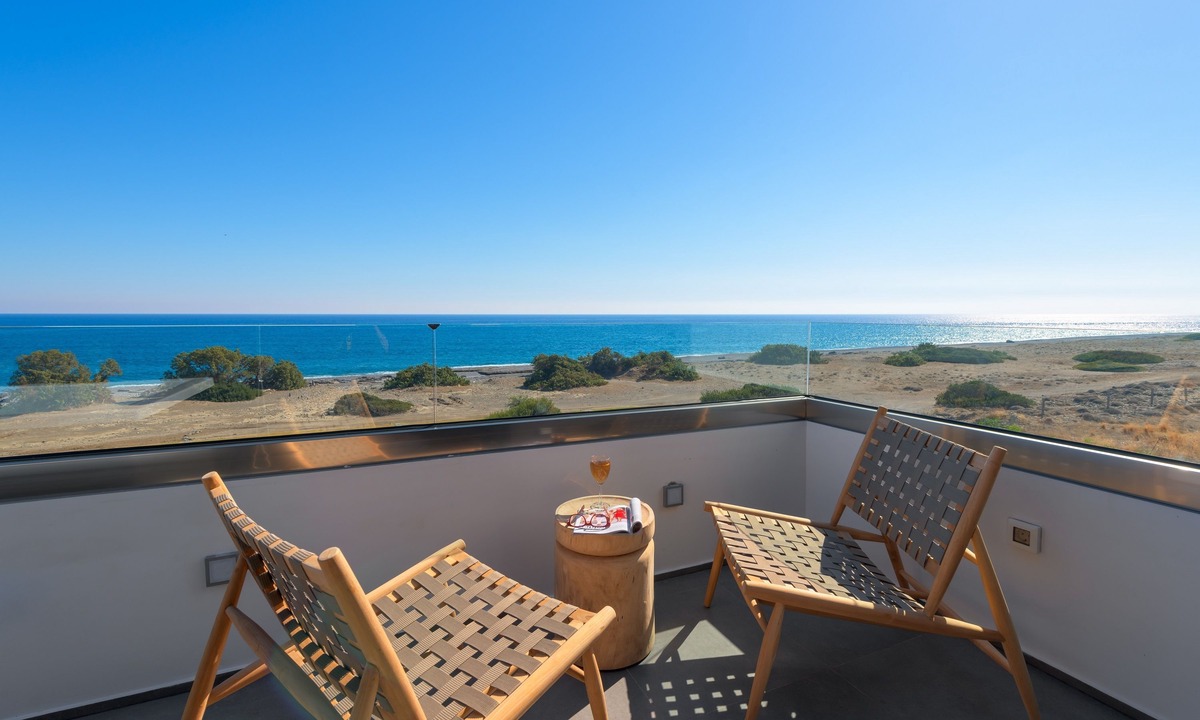 Gennadi Villa | Albatross Beach Front Villas