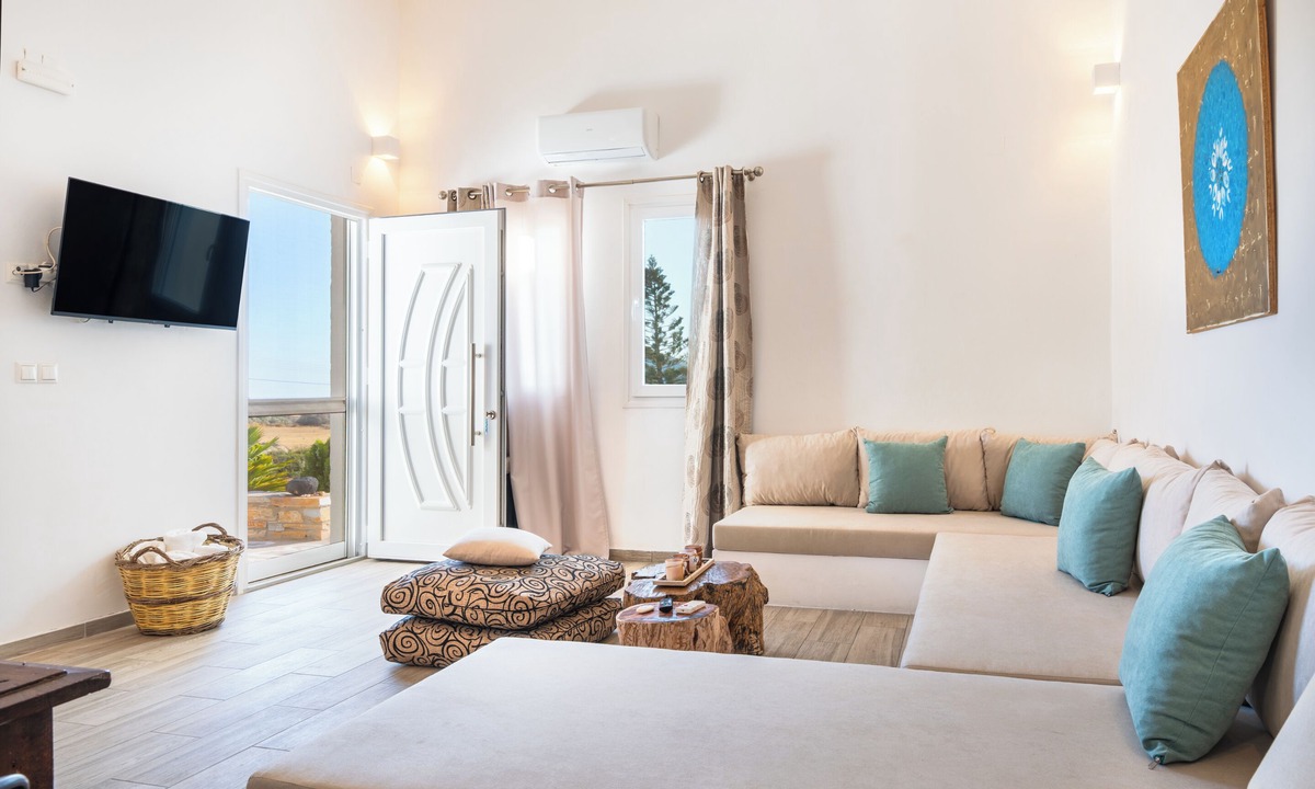 Ios House | Revery Villa & House