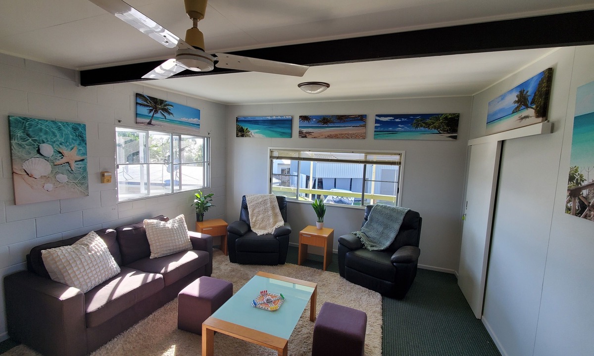 St Helens Beach House | Serene St Helens Beach affordable. Multi Families. Crabbing, fishing & relax.
