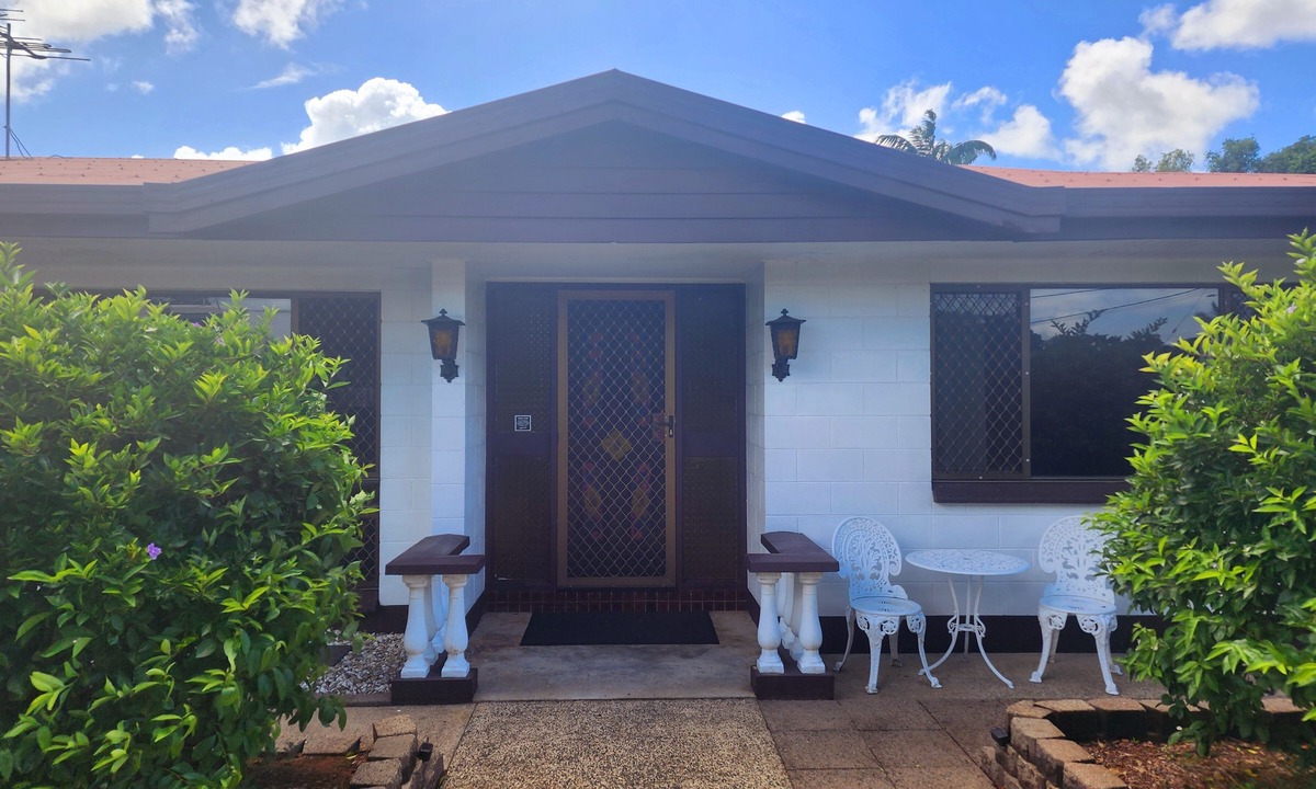 Manunda House | Chill out space close to town.