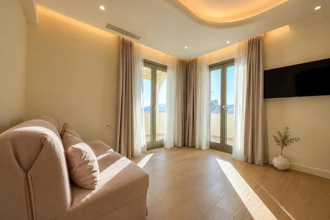 Gavrio Apartment | Niriides Sea View Luxury Suites, Renovated 2026