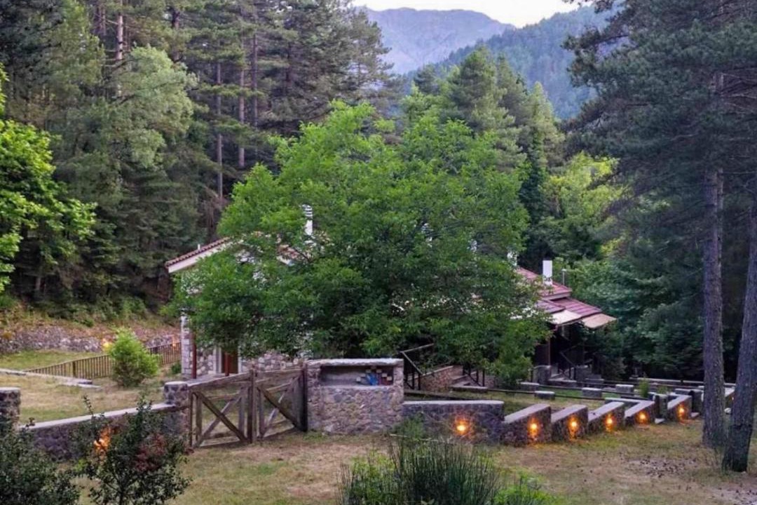 Zarouhla Ski Chalet | Elatolithos