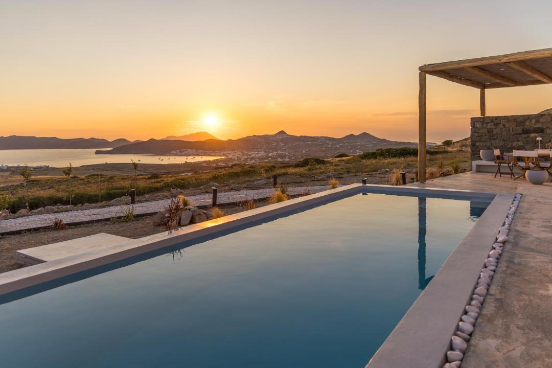 Milos Villa | Villa Nabia by Milos Concierge
