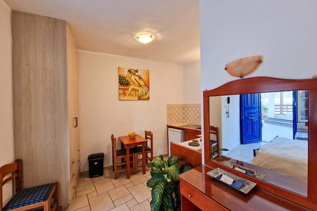 Kamari Apartment | Vasilis Boutique Studios