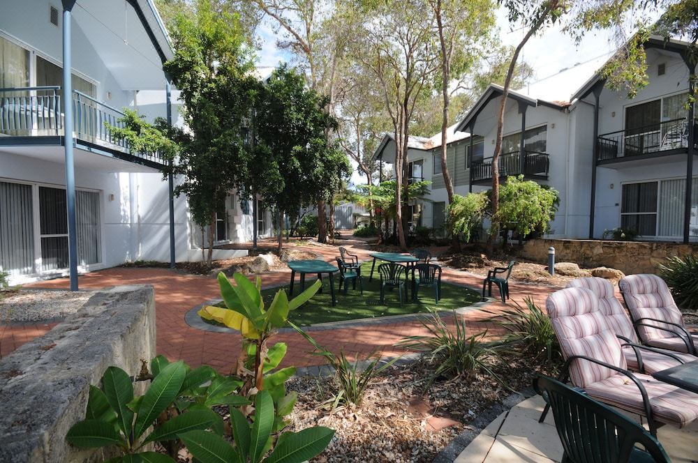 Photo of Buildings in Erskine