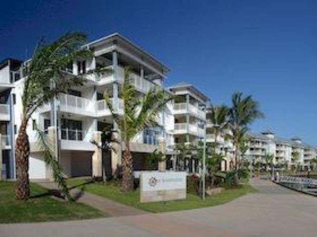 Photo of Buildings in Airlie Beach