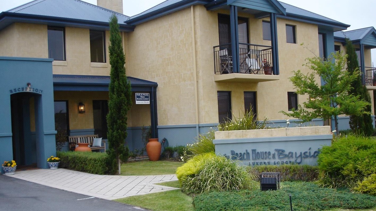 Photo of Buildings in Collingwood Park
