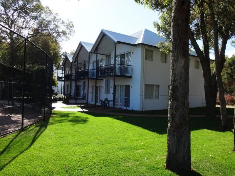 Photo of Buildings in Erskine