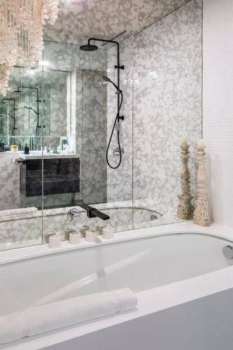 Photo of Bathroom in Camperdown