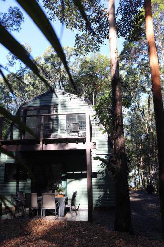 Photo of Buildings in Landsborough