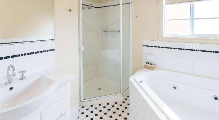 Photo of Bathroom in Solomontown