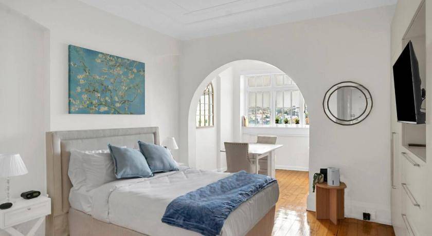 Photo of Bedroom in Elizabeth Bay