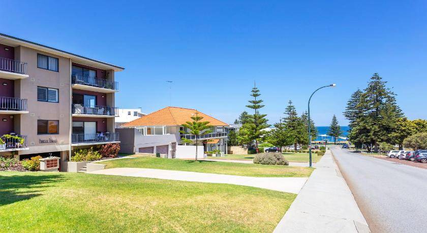 Photo of Others in Cottesloe