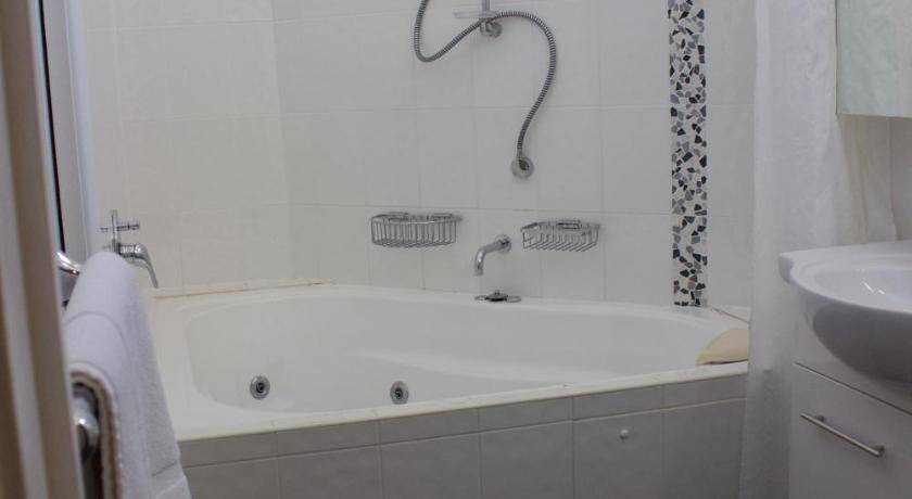 Photo of Bathroom in Murray Bridge