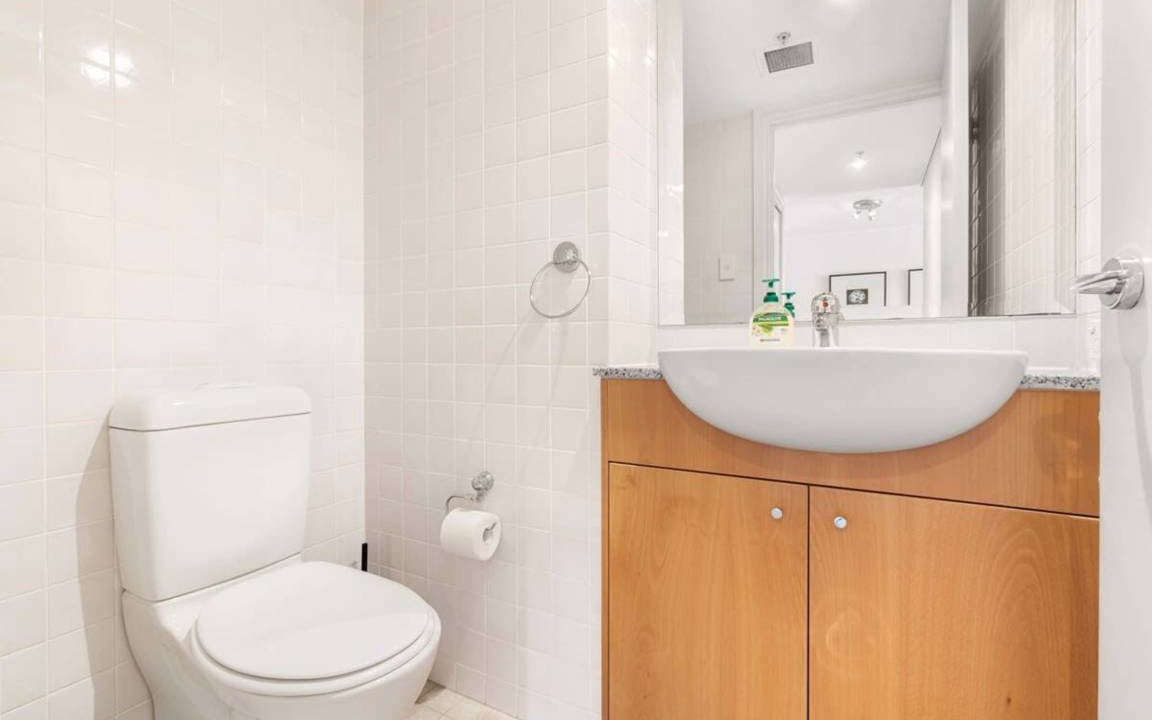 Photo of Bathroom in Woolloomooloo