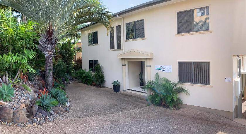 Photo of Buildings in Airlie Beach