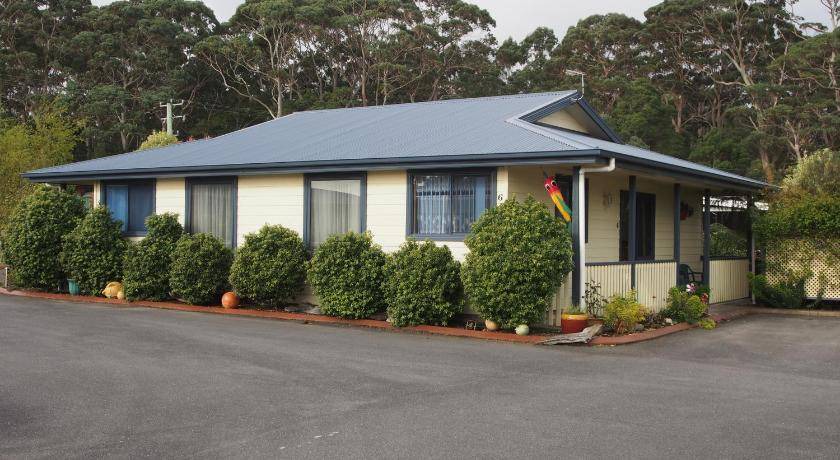 Photo of Others in Strahan