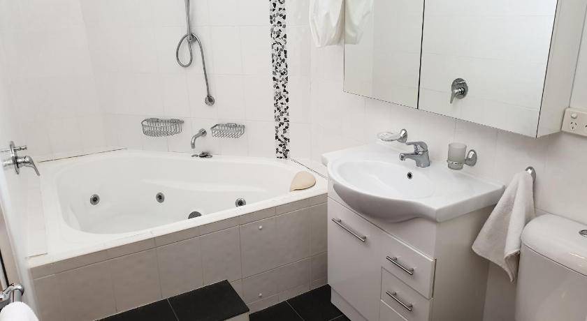 Photo of Bathroom in Murray Bridge