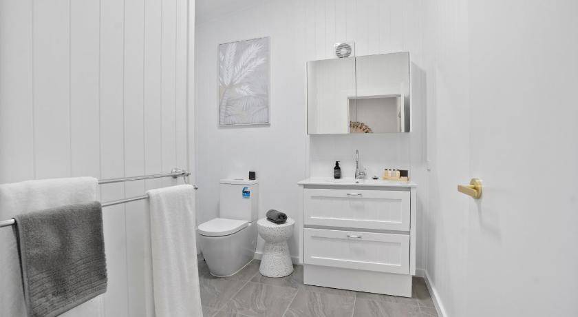 Photo of Bathroom in Booroobin