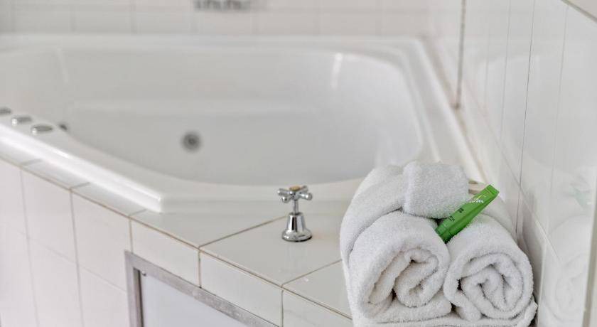 Photo of Bathroom in North Boambee Valley