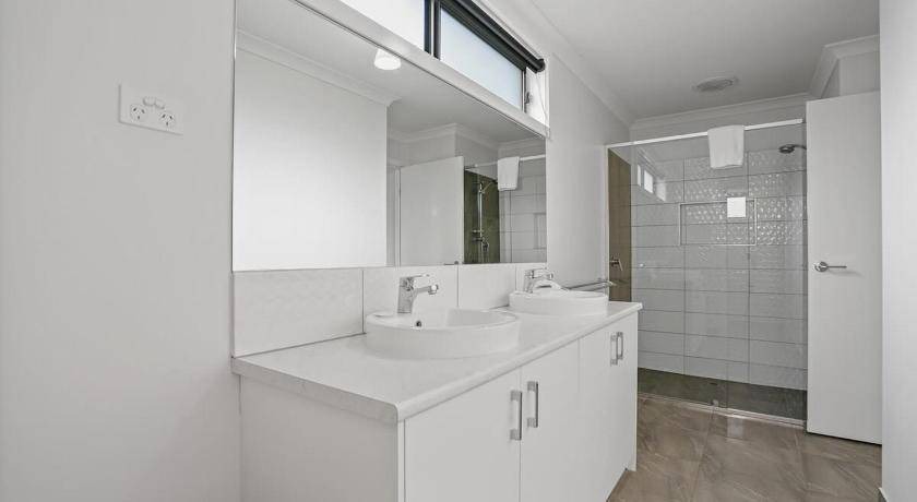 Photo of Bathroom in Golden Point