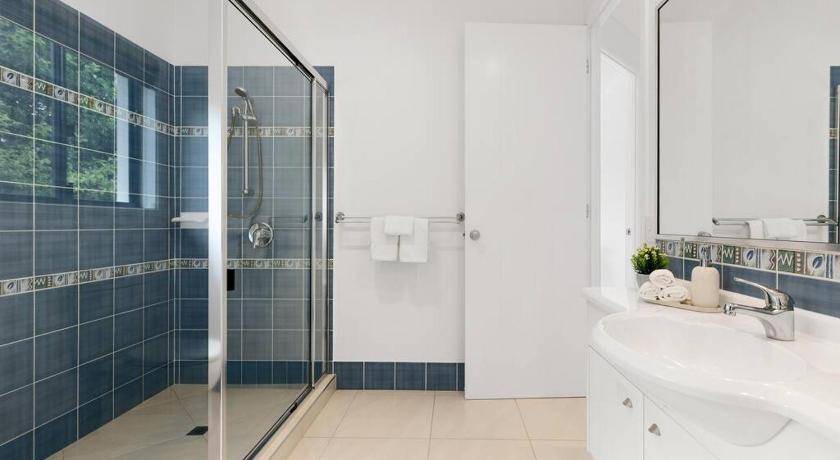 Photo of Bathroom in Twin Waters