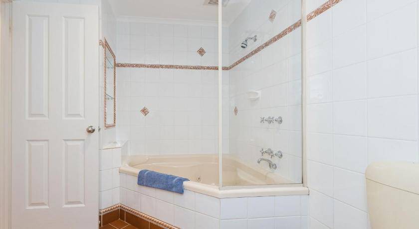 Photo of Bathroom in Inverloch