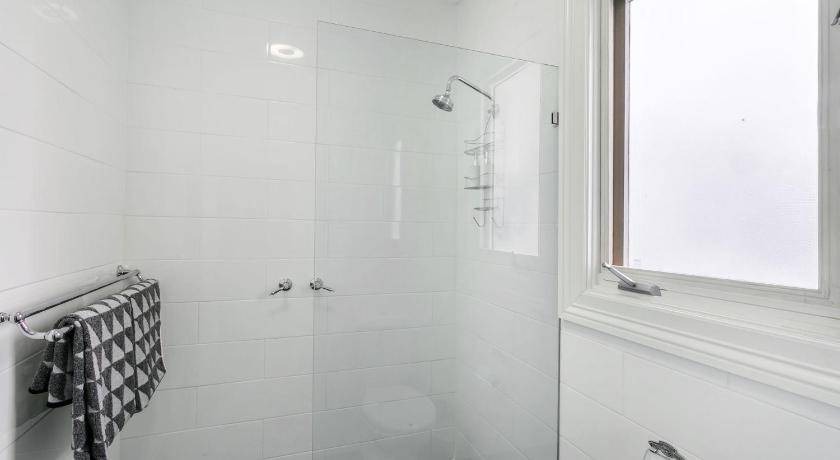 Photo of Bathroom in Leura