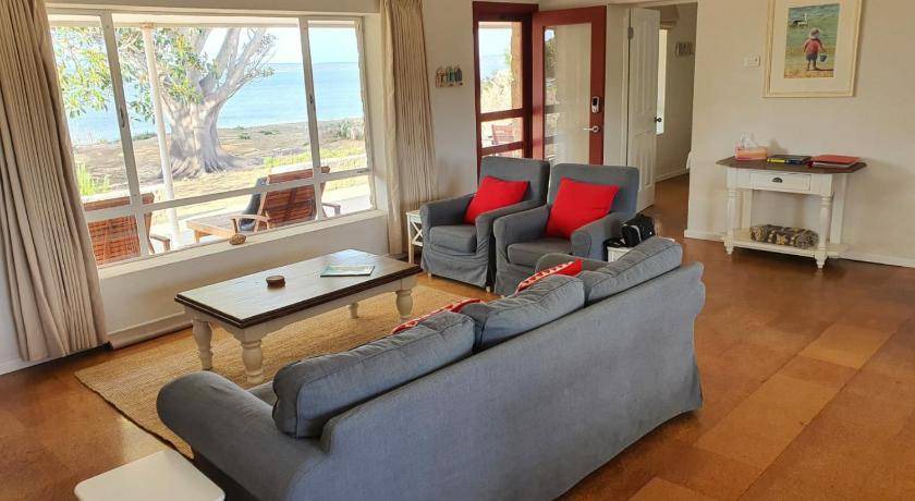 Photo of Livingroom in Pelican Lagoon