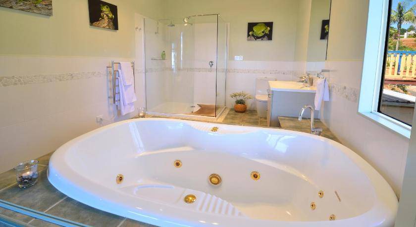 Photo of Bathroom in North Tamborine