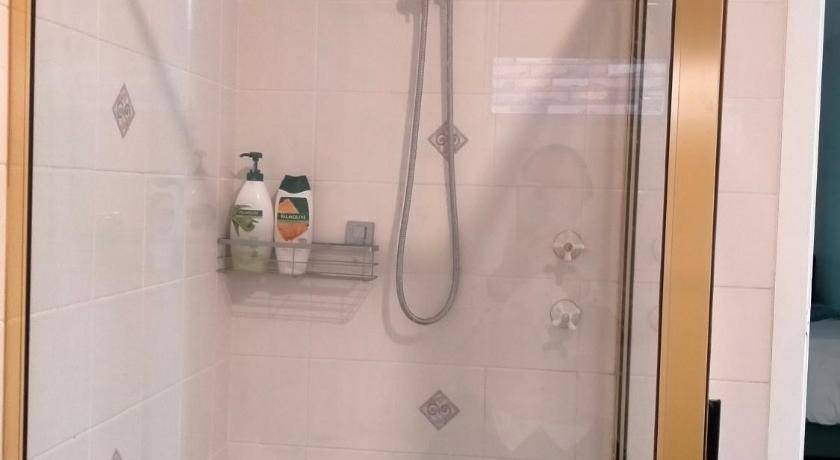 Photo of Bathroom in Kingswood
