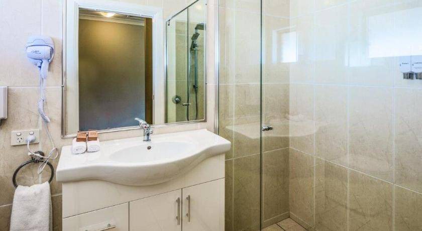 Photo of Bathroom in Kingswood