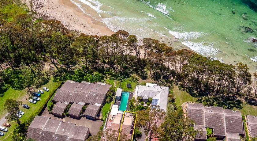 Photo of Others in Denhams Beach