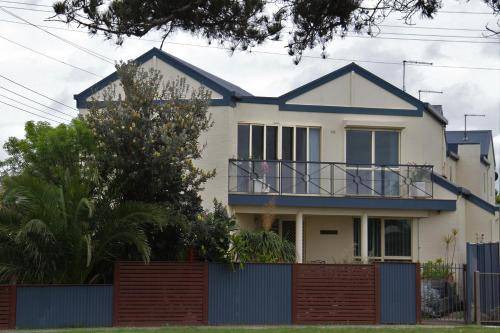 Photo of Buildings in Lakes Entrance
