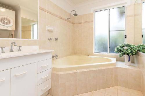 Photo of Bathroom in Boomerang Beach