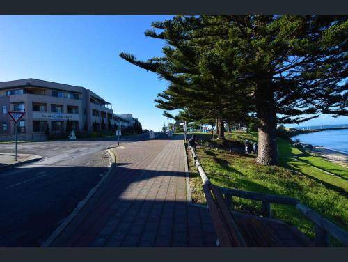 Photo of Others in Kingscote