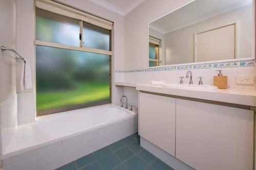 Photo of Bathroom in Siesta Park