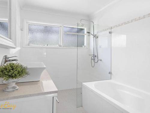 Photo of Bathroom in Lemon Tree Passage