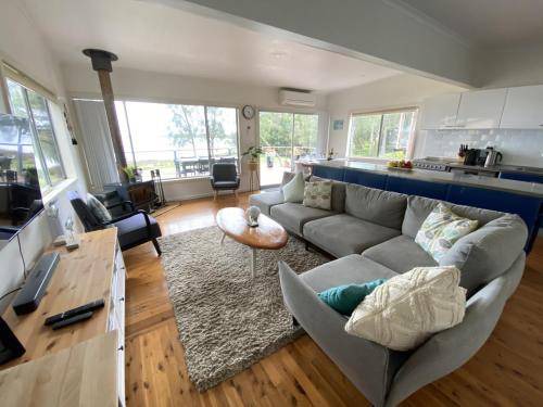 Photo of Livingroom in Halekulani