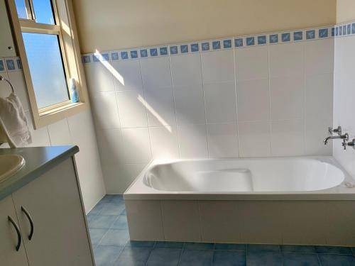 Photo of Bathroom in Kingscote