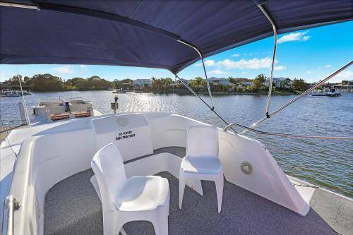 Photo of Others in Pelican Waters