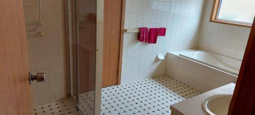 Photo of Bathroom in Barmera
