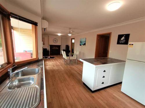 Photo of Livingroom in West Albury