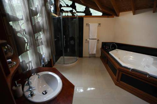 Photo of Bathroom in Halls Gap