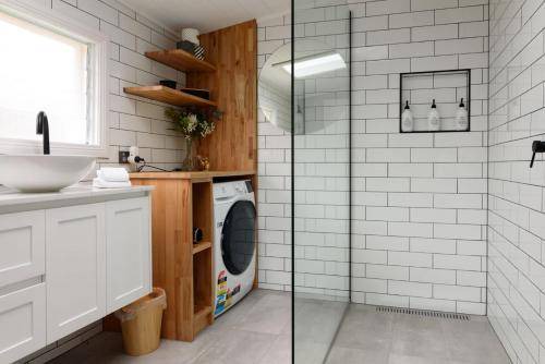 Photo of Bathroom in Golden Point