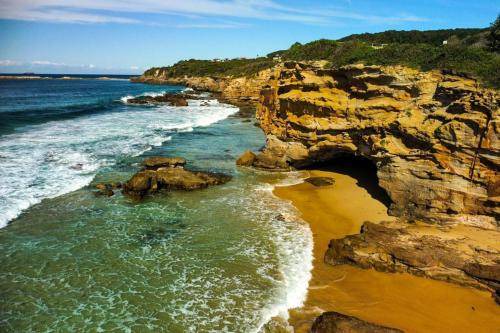 Photo of Others in Caves Beach