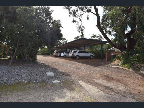 Photo of Others in Kingscote